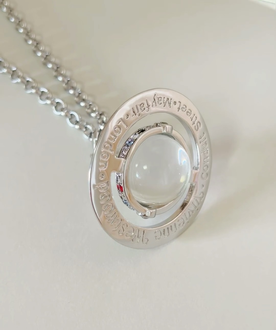  大号vivienne westwood西太后薇薇安💍英国时装设计师，时装的朋克之母！时尚潮流风格，品质