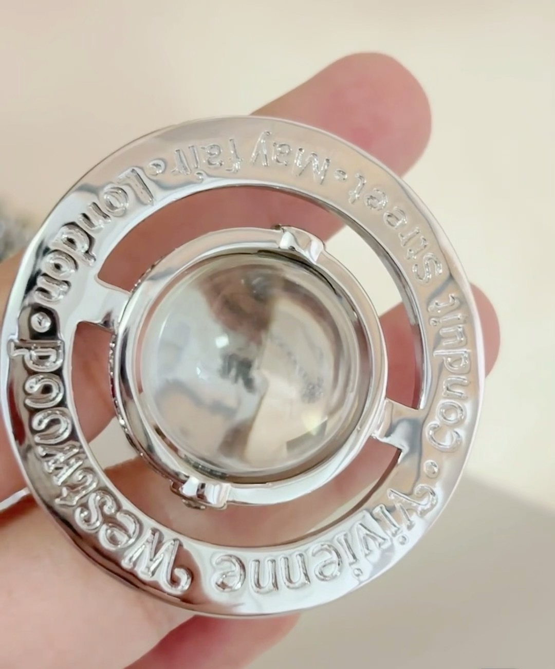  大号vivienne westwood西太后薇薇安💍英国时装设计师，时装的朋克之母！时尚潮流风格，品质