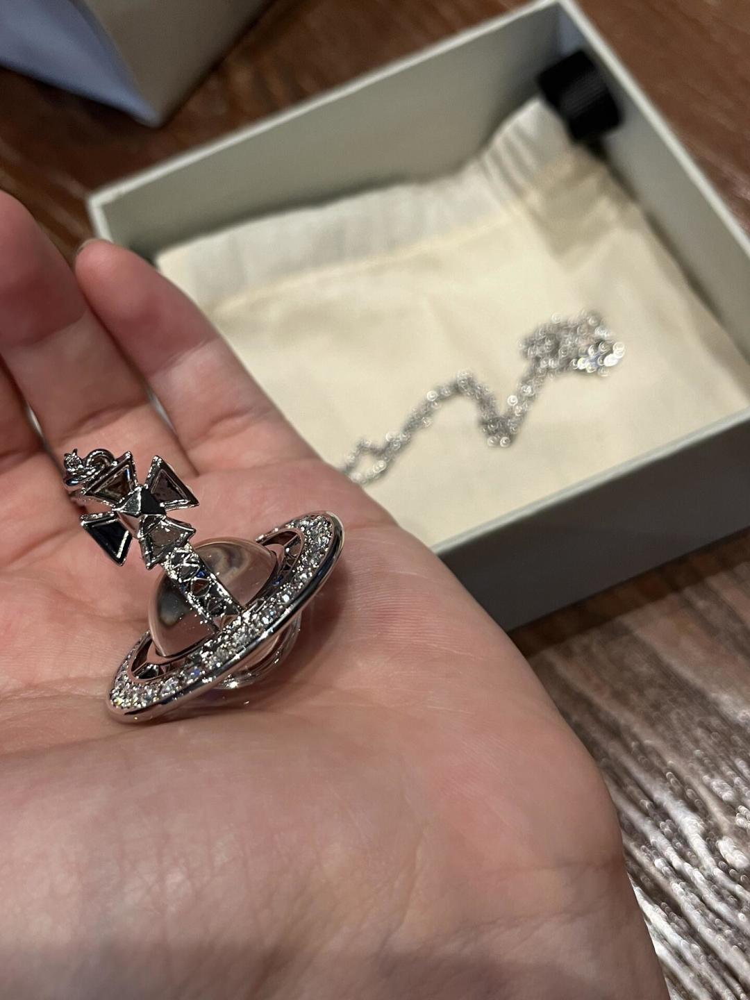 西太后大号毛衣链【VivienneWestwood】什么是快乐星球，来，这就是快乐星球！重磅推荐，闭眼入