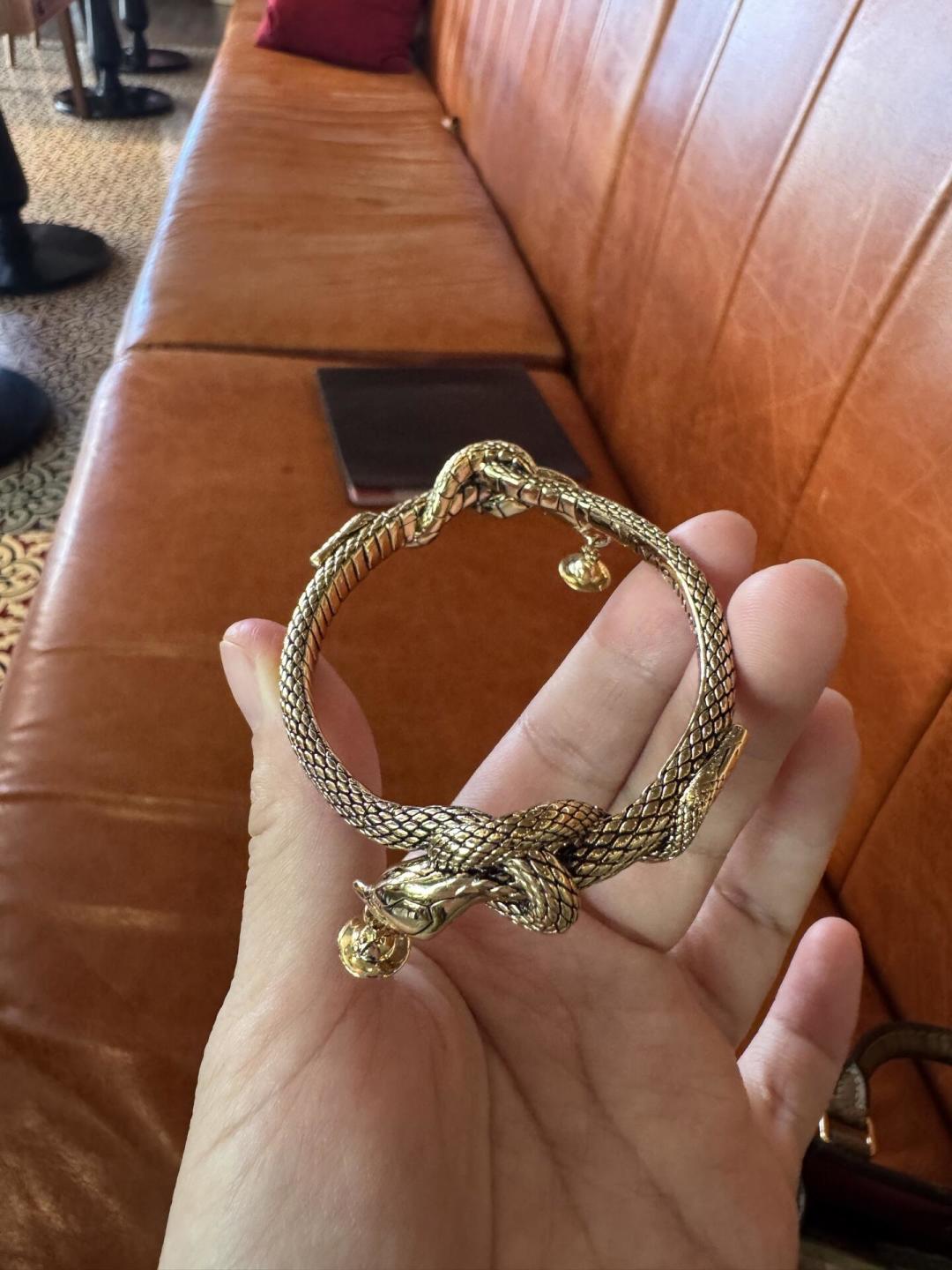 西太后手镯【VivienneWestwood】什么是快乐星球，来，这就是快乐星球！重磅推荐，闭眼入准没错