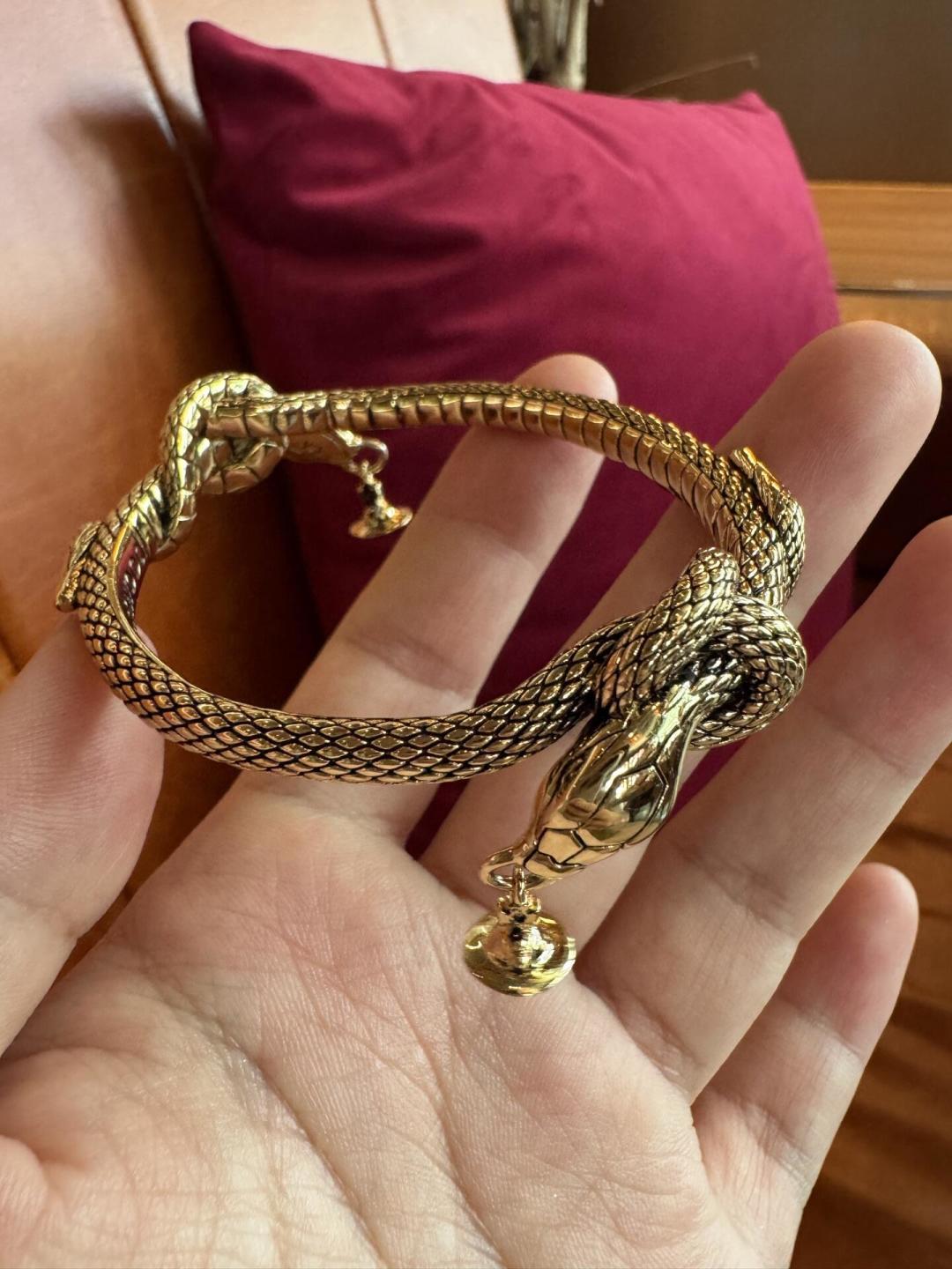 西太后手镯【VivienneWestwood】什么是快乐星球，来，这就是快乐星球！重磅推荐，闭眼入准没错