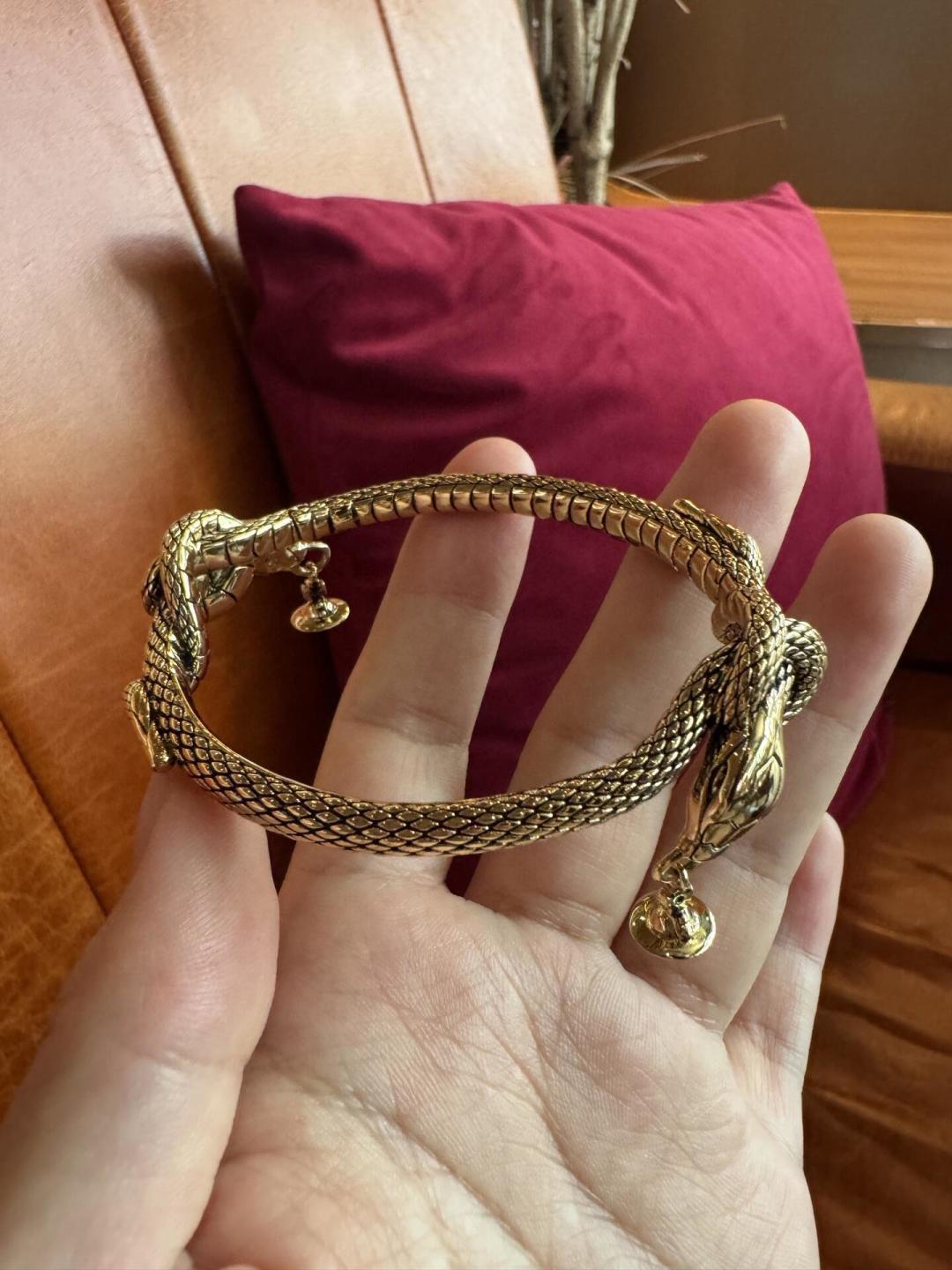 西太后手镯【VivienneWestwood】什么是快乐星球，来，这就是快乐星球！重磅推荐，闭眼入准没错