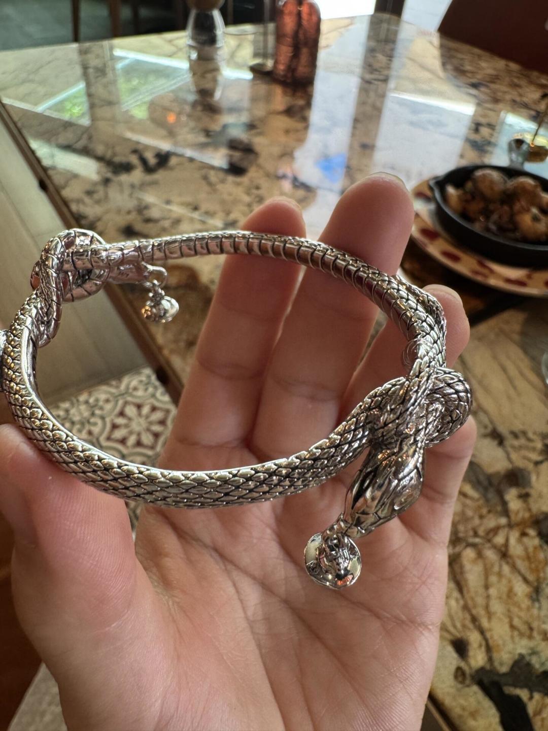 西太后手镯【VivienneWestwood】什么是快乐星球，来，这就是快乐星球！重磅推荐，闭眼入准没错