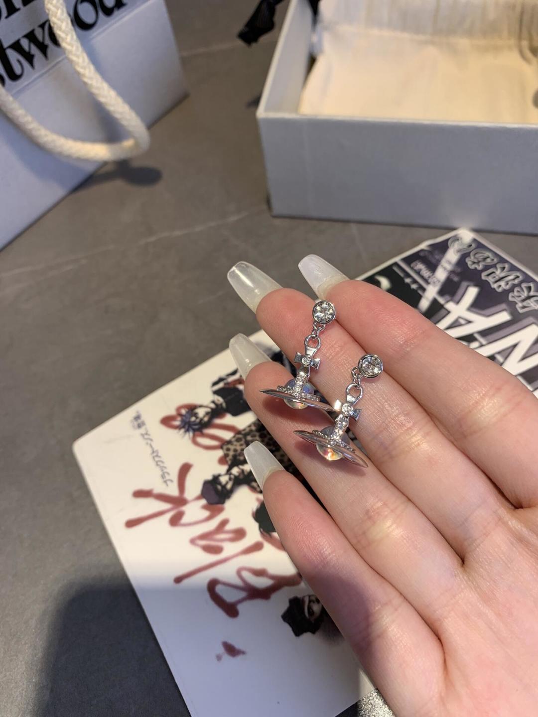 西太后【VivienneWestwood】什么是快乐星球，来，这就是快乐星球！重磅推荐，闭眼入准没错！纯