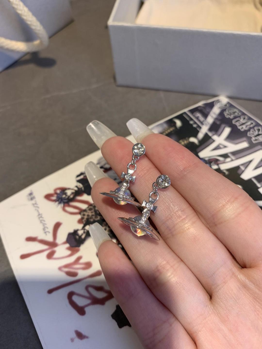 西太后【VivienneWestwood】什么是快乐星球，来，这就是快乐星球！重磅推荐，闭眼入准没错！纯