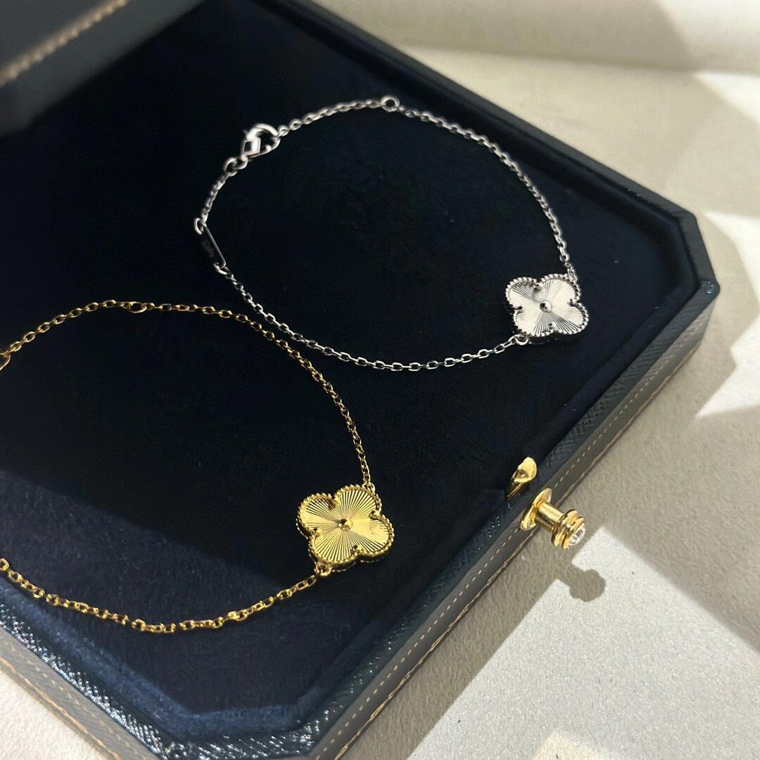 NO:382531,VCA medium four-leaf clover laser single flower bracelet rose gold white gold jewelry boutique bracelet bracelet gold19860909vca中号四叶草镭射单花手链 玫瑰金黄金色白金色,饰品精品,bracelet,gold,Jewelry