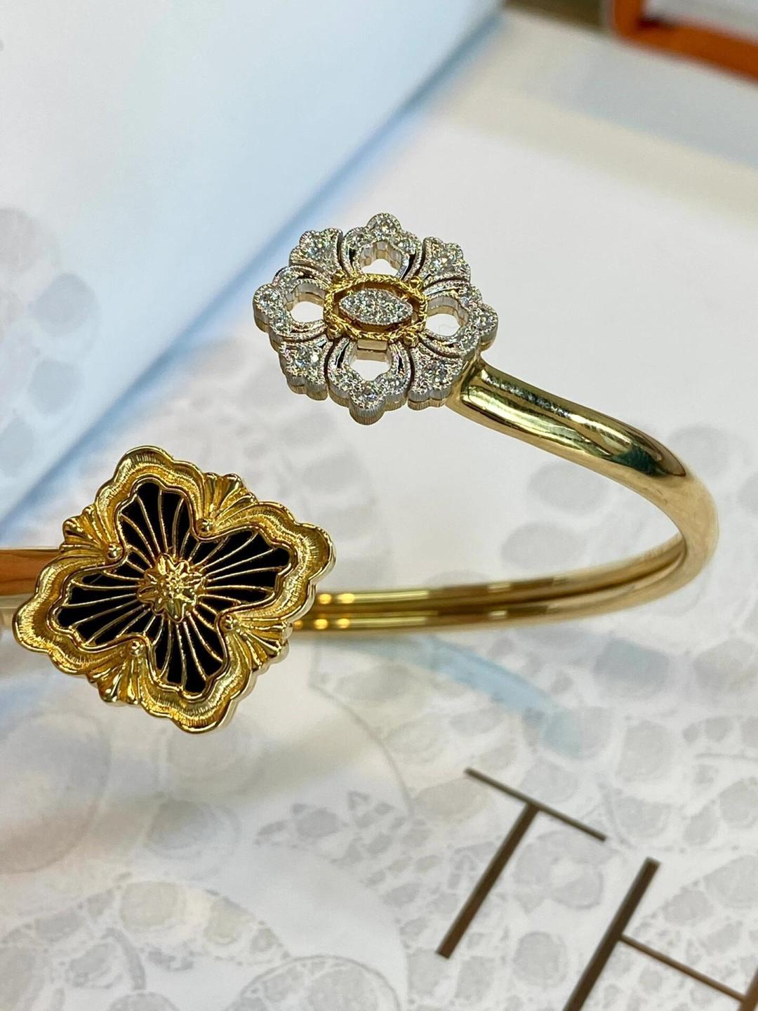 Buccellati V金材质布契拉提黑玛瑙手镯