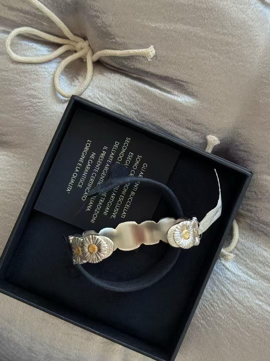 Buccellati V金材质布契拉提小雏菊手镯