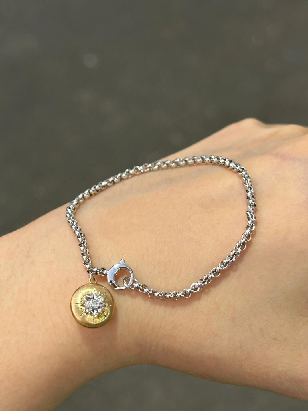 Buccellati V金材质布契拉提小金豆手链