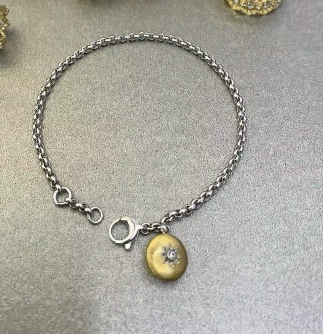 Buccellati V金材质布契拉提小金豆手链