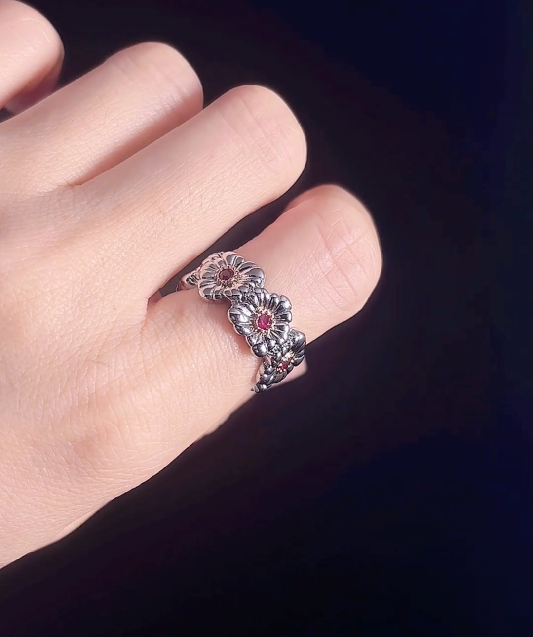 Buccellati V金材质布契拉提栀子花戒指