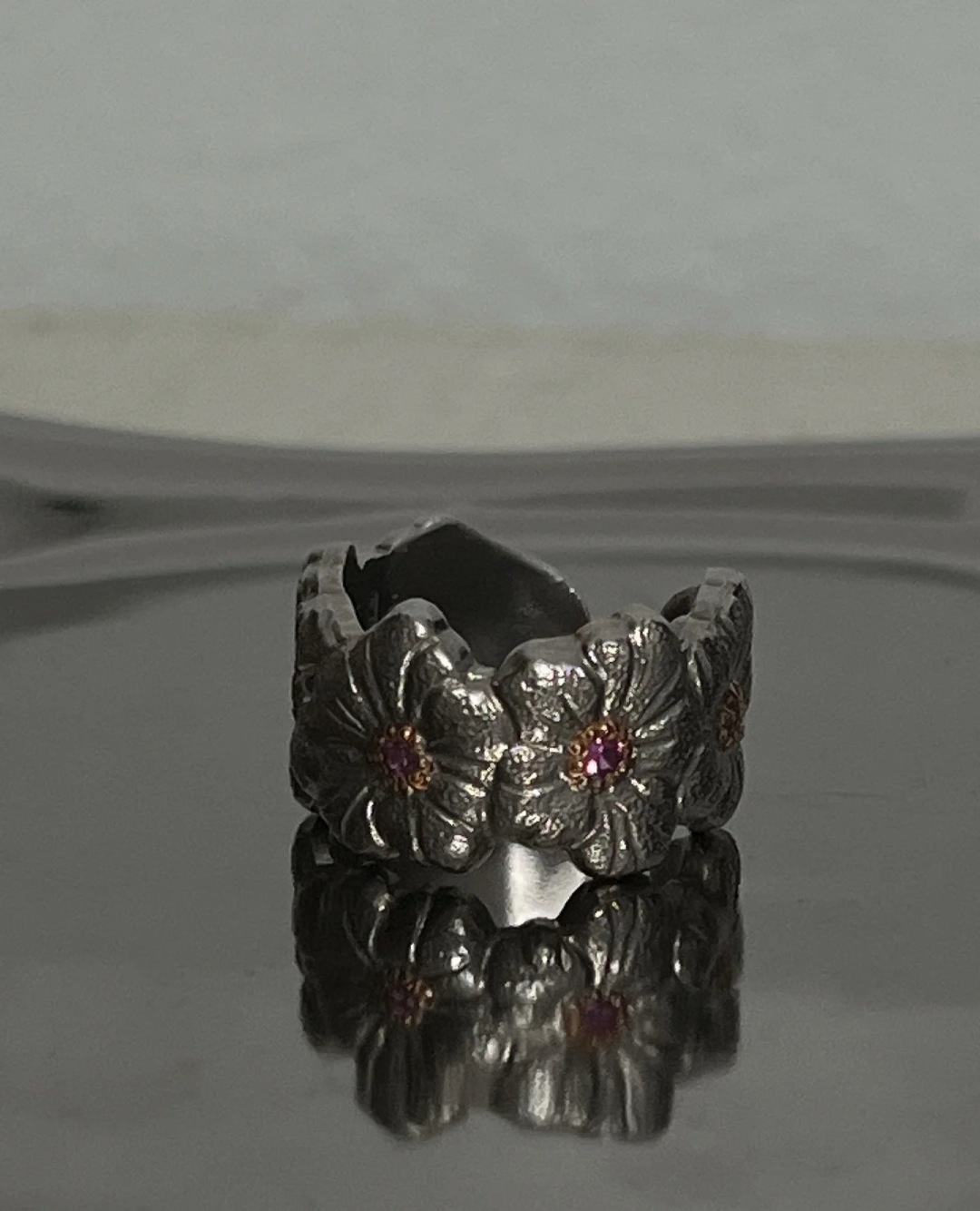 Buccellati V金材质布契拉提栀子花戒指