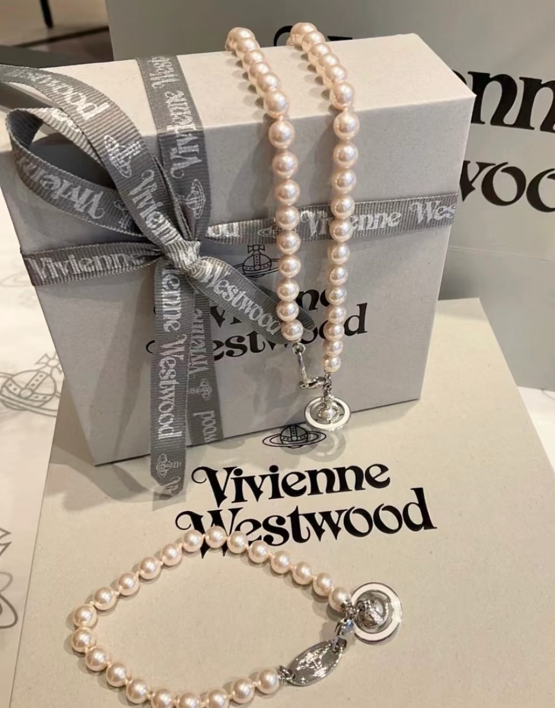 Vivienne Westwood 西太后【VivienneWestwood】什么是快乐星球