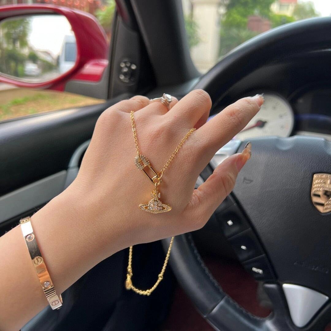 Vivienne Westwood 西太后【VivienneWestwood】什么是快乐星球