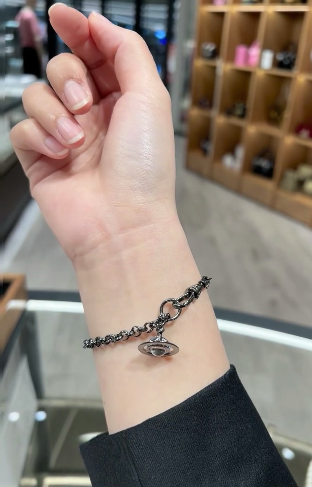 西太后 vivienne闭眼‮准入‬没错！纯‮王粹‬冠球‮经是‬典的象征，闪‮土耀‬星环勾‮未勒‬来波光