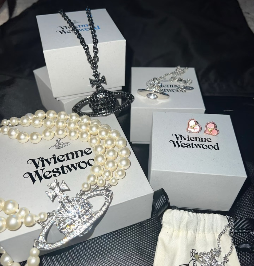 Vivienne Westwood 大号西太后项链𝐕𝐢𝐯𝐢𝐞𝐧𝐧𝐞 𝐖𝐞𝐬𝐭𝐰𝐨𝐨𝐝
