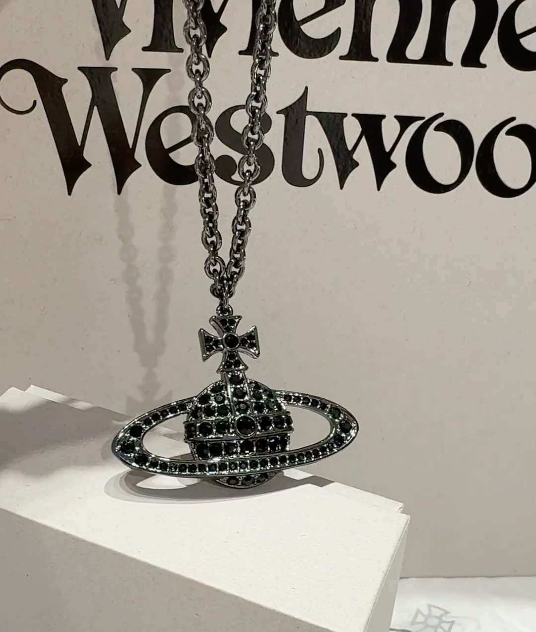 Vivienne Westwood 大号西太后项链𝐕𝐢𝐯𝐢𝐞𝐧𝐧𝐞 𝐖𝐞𝐬𝐭𝐰𝐨𝐨𝐝