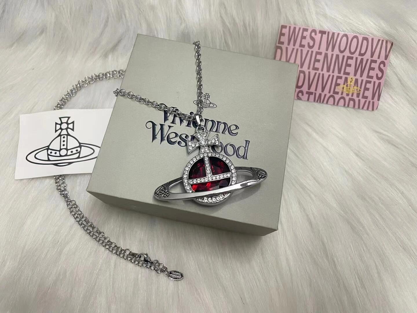 Vivienne Westwood 大号𝐕𝐢𝐯𝐢𝐞𝐧𝐧𝐞 𝐖𝐞𝐬𝐭𝐰𝐨𝐨𝐝