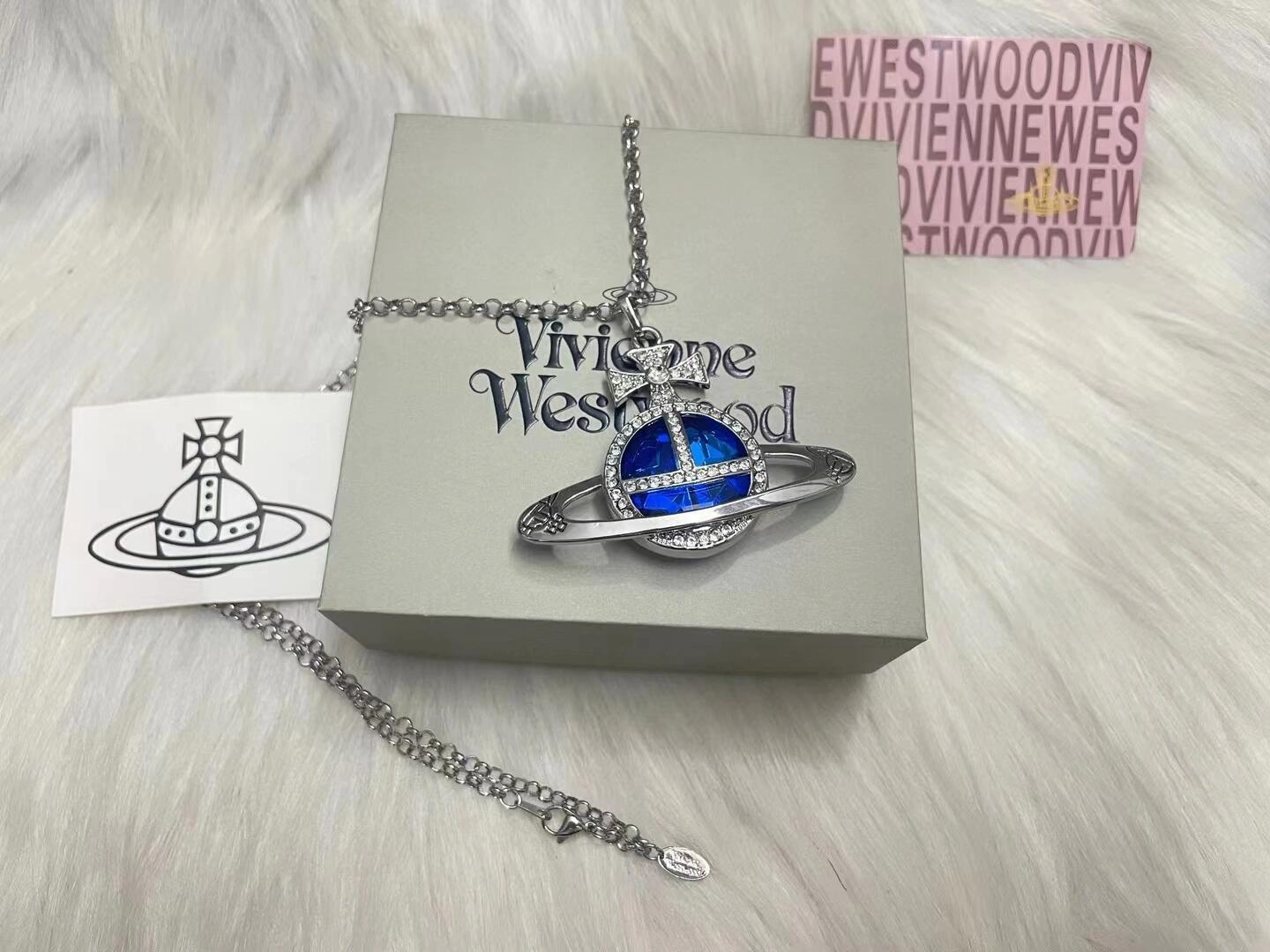 Vivienne Westwood 大号𝐕𝐢𝐯𝐢𝐞𝐧𝐧𝐞 𝐖𝐞𝐬𝐭𝐰𝐨𝐨𝐝