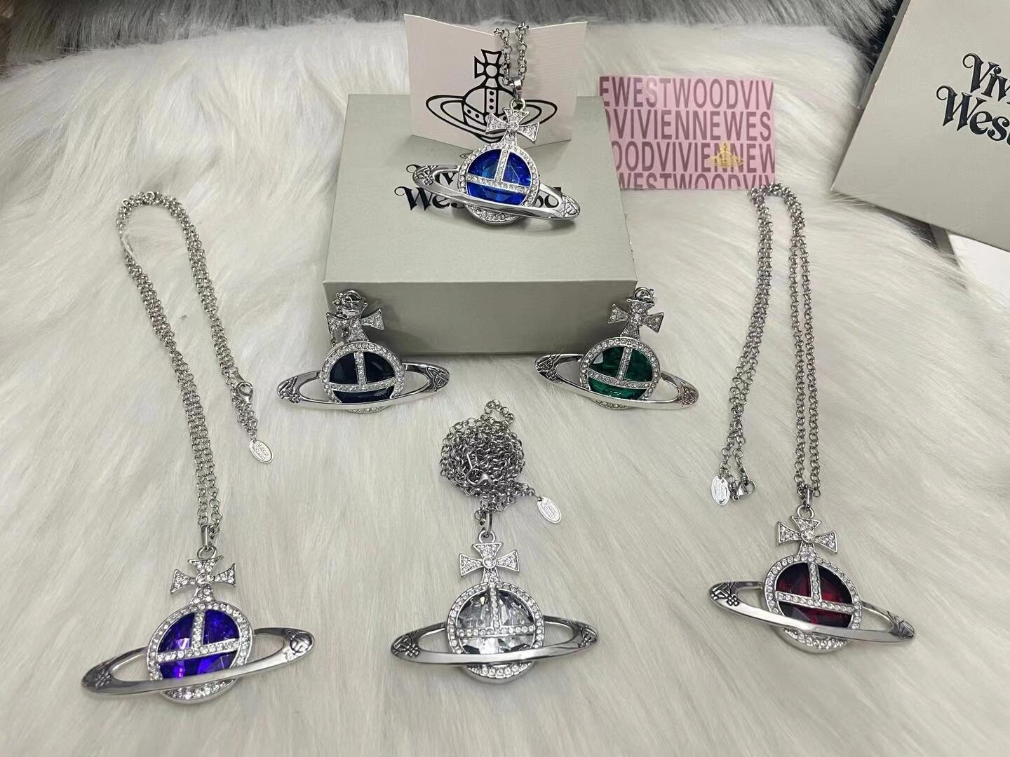 Vivienne Westwood 大号𝐕𝐢𝐯𝐢𝐞𝐧𝐧𝐞 𝐖𝐞𝐬𝐭𝐰𝐨𝐨𝐝