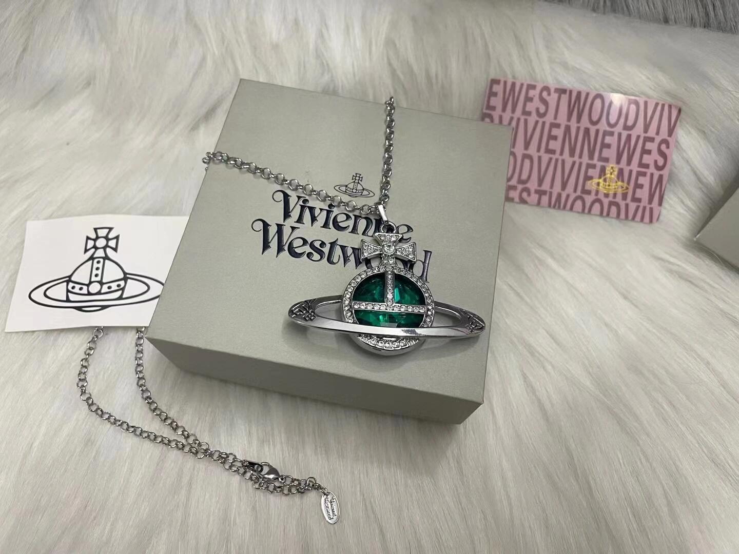 Vivienne Westwood 大号𝐕𝐢𝐯𝐢𝐞𝐧𝐧𝐞 𝐖𝐞𝐬𝐭𝐰𝐨𝐨𝐝