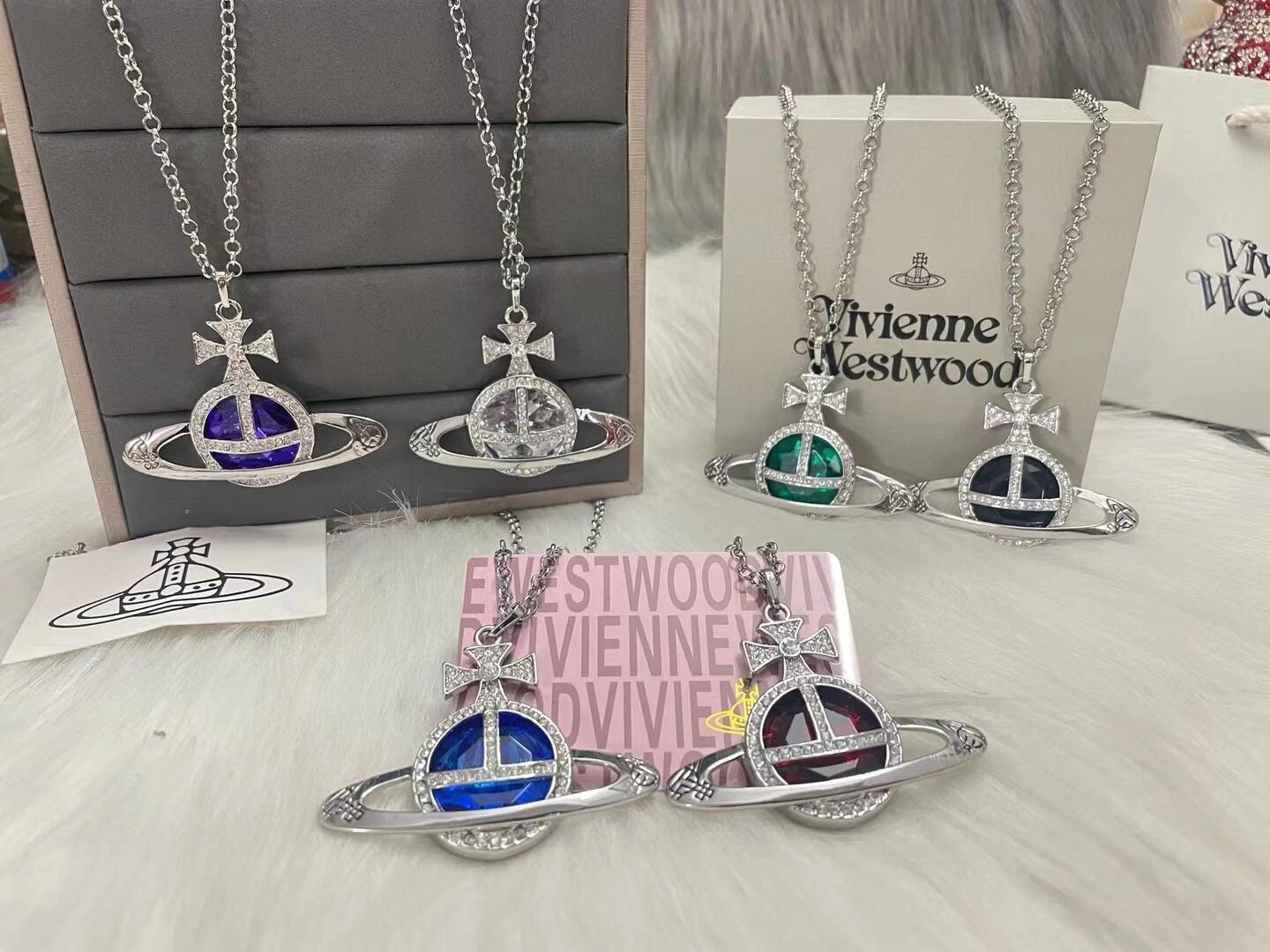 Vivienne Westwood 大号𝐕𝐢𝐯𝐢𝐞𝐧𝐧𝐞 𝐖𝐞𝐬𝐭𝐰𝐨𝐨𝐝