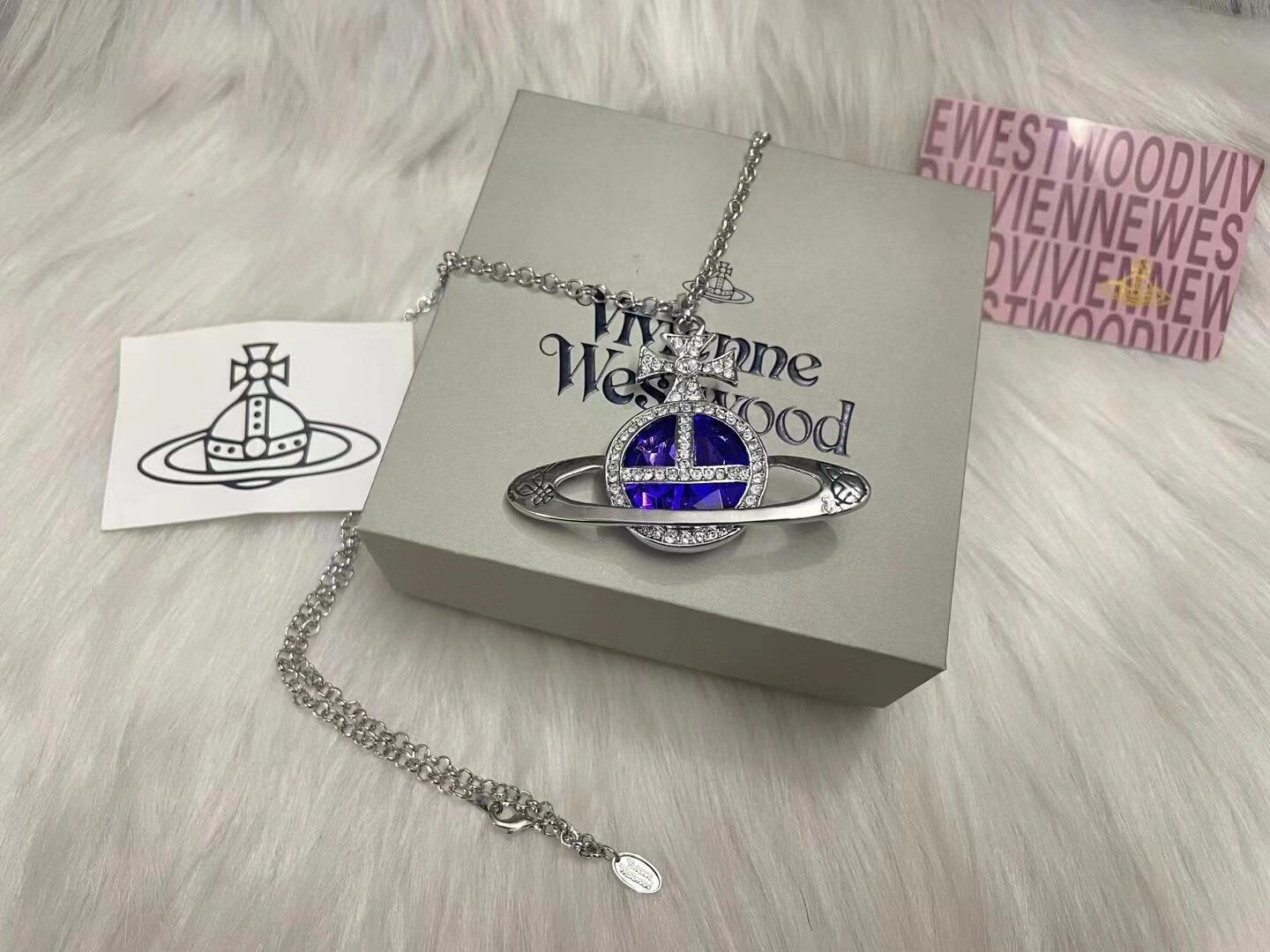 Vivienne Westwood 大号𝐕𝐢𝐯𝐢𝐞𝐧𝐧𝐞 𝐖𝐞𝐬𝐭𝐰𝐨𝐨𝐝