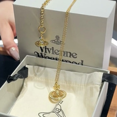 vivienne 闭眼准入没错!纯王粹冠球经是典的象征,闪土耀星环勾未勒来波光转流 vivienne 闭眼准入没错!纯王粹冠球经是典的象征,闪土耀星环勾未勒来波光转流