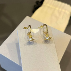 vivienne 闭眼准入没错!纯王粹冠球经是典的象征,闪土耀星环勾未勒来波光转流 vivienne 闭眼准入没错!纯王粹冠球经是典的象征,闪土耀星环勾未勒来波光转流