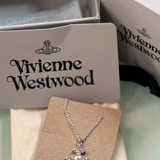 项链vivienne westwood西太后薇薇安💍英国时装设计师,时装的朋克之母!时尚潮流风格,品质强 项链vivienne westwood西太后薇薇安💍英国时装设计师,时装的朋克之母!时尚潮流风格,品质强