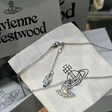 项链vivienne westwood西太后薇薇安💍英国时装设计师,时装的朋克之母!时尚潮流风格,品质强 项链vivienne westwood西太后薇薇安💍英国时装设计师,时装的朋克之母!时尚潮流风格,品质强