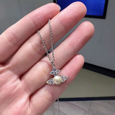 项链vivienne westwood西太后薇薇安💍英国时装设计师,时装的朋克之母!时尚潮流风格,品质强 项链vivienne westwood西太后薇薇安💍英国时装设计师,时装的朋克之母!时尚潮流风格,品质强