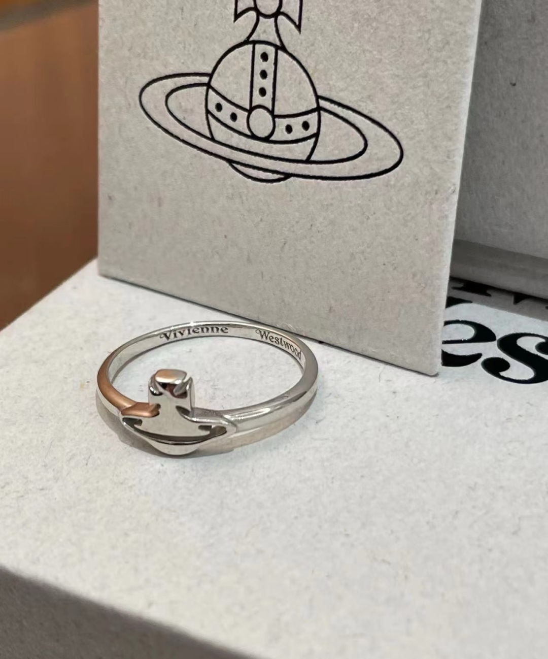 vivienne westwood西太后薇薇安💍英国时装设计师，时装的朋克之母！时尚潮流风格，品质强大，