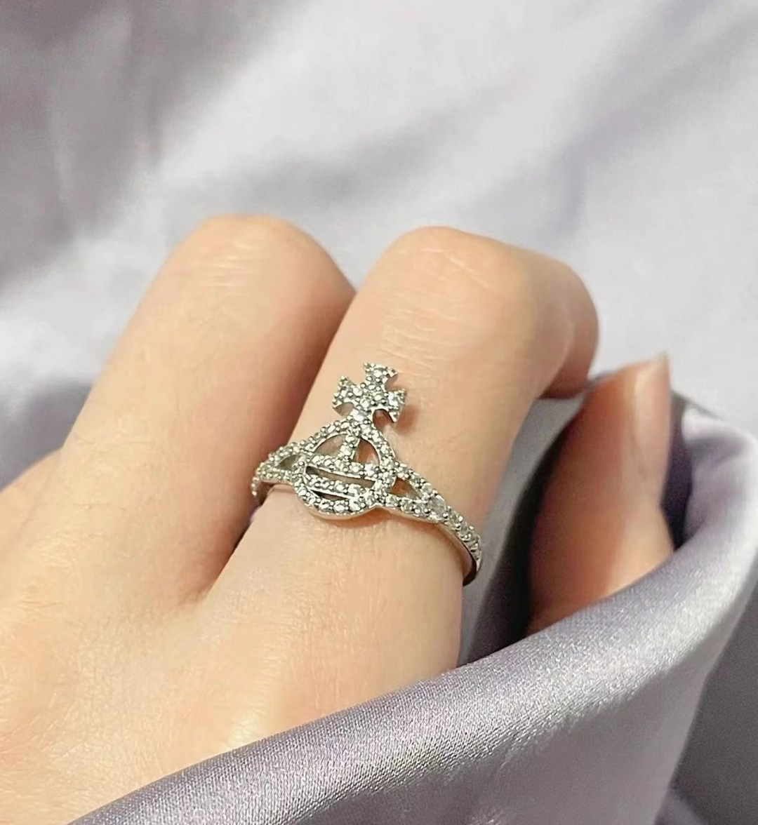 vivienne westwood西太后薇薇安💍英国时装设计师，时装的朋克之母！时尚潮流风格，品质强大，