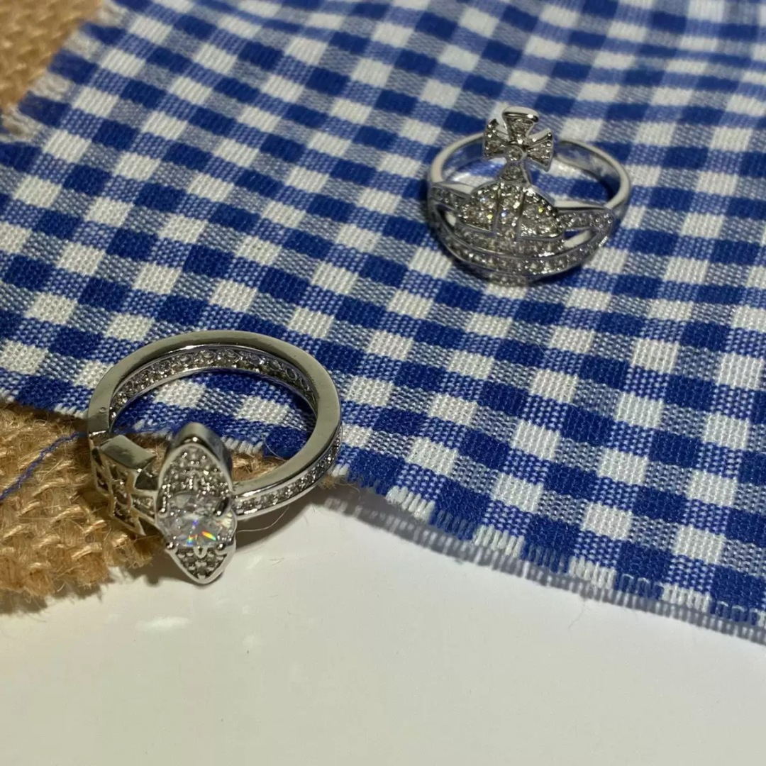 vivienne westwood西太后薇薇安💍英国时装设计师，时装的朋克之母！时尚潮流风格，品质强大，