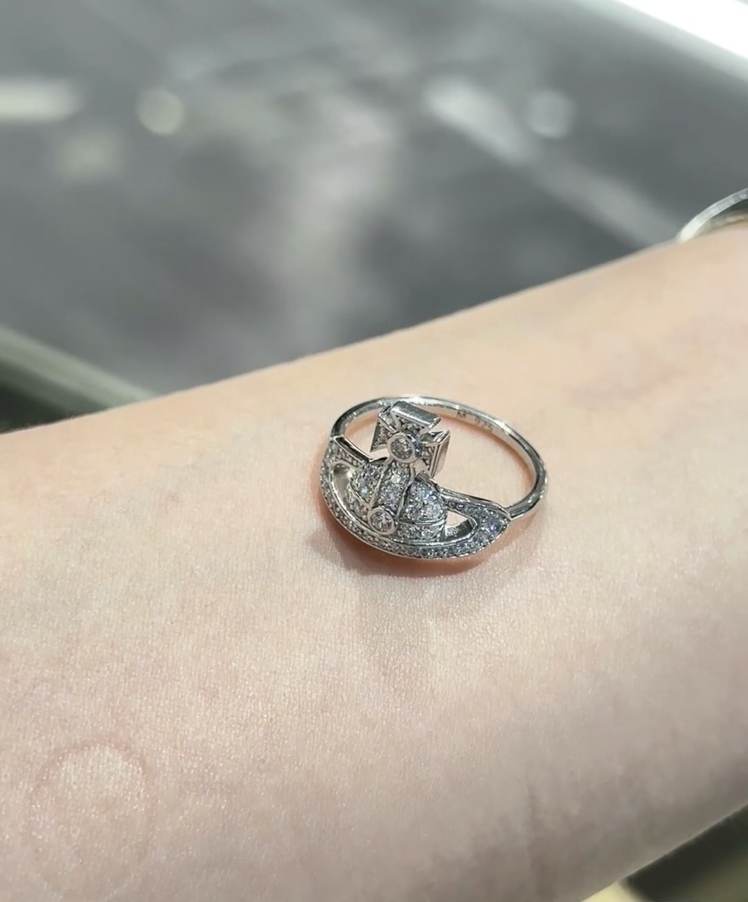 vivienne westwood西太后薇薇安💍英国时装设计师，时装的朋克之母！时尚潮流风格，品质强大，