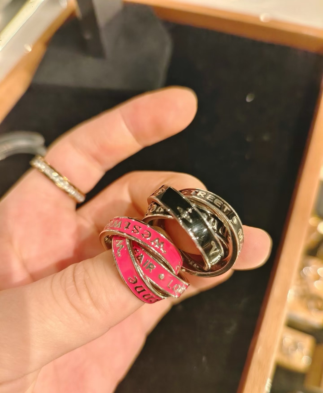 vivienne westwood西太后薇薇安💍英国时装设计师，时装的朋克之母！时尚潮流风格，品质强大，