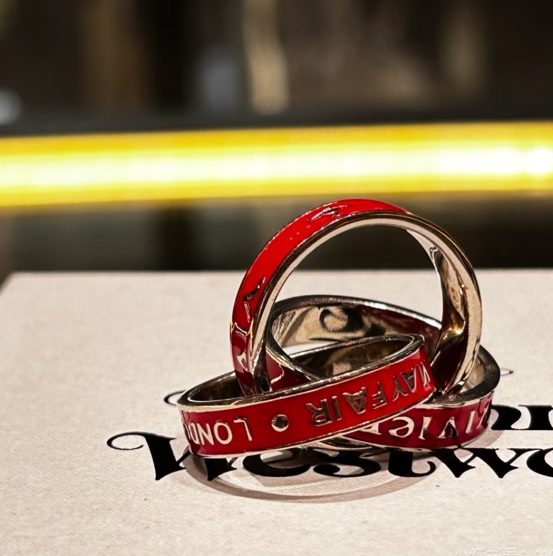 vivienne westwood西太后薇薇安💍英国时装设计师，时装的朋克之母！时尚潮流风格，品质强大，
