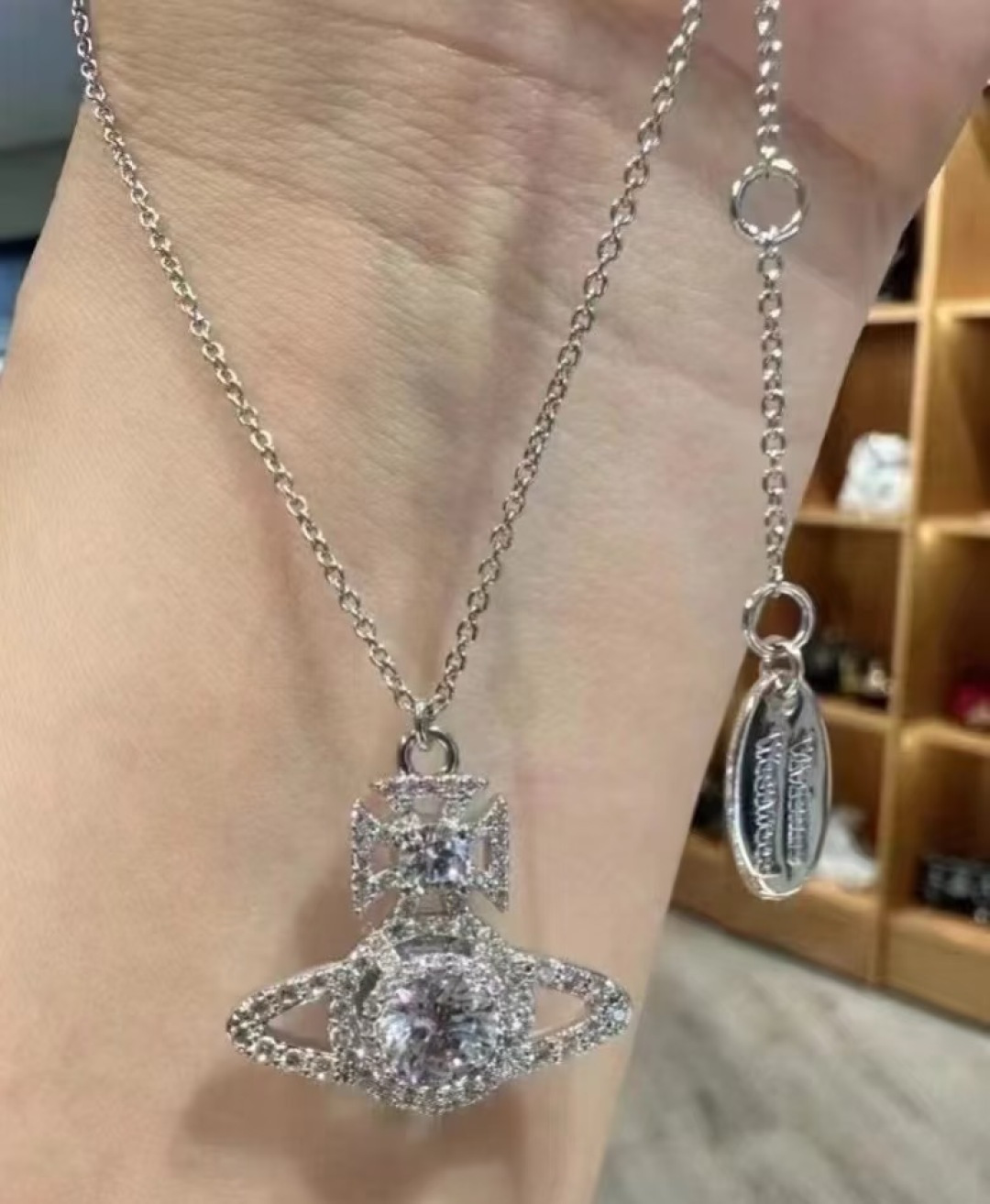 项链西太后【VivienneWestwood】什么是快乐星球，来，这就是快乐星球！重磅推荐，闭眼入准没错