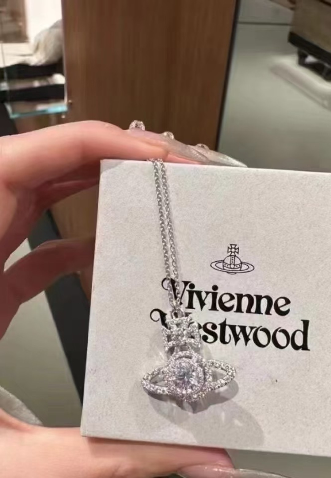 项链西太后【VivienneWestwood】什么是快乐星球，来，这就是快乐星球！重磅推荐，闭眼入准没错
