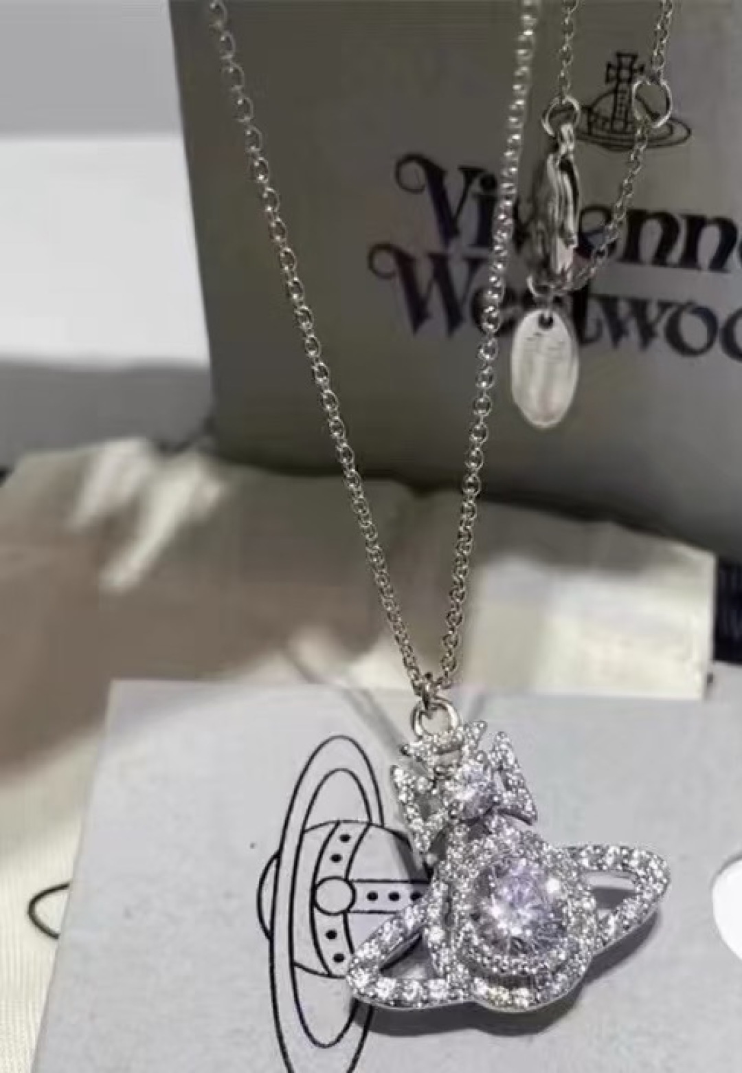 项链西太后【VivienneWestwood】什么是快乐星球，来，这就是快乐星球！重磅推荐，闭眼入准没错
