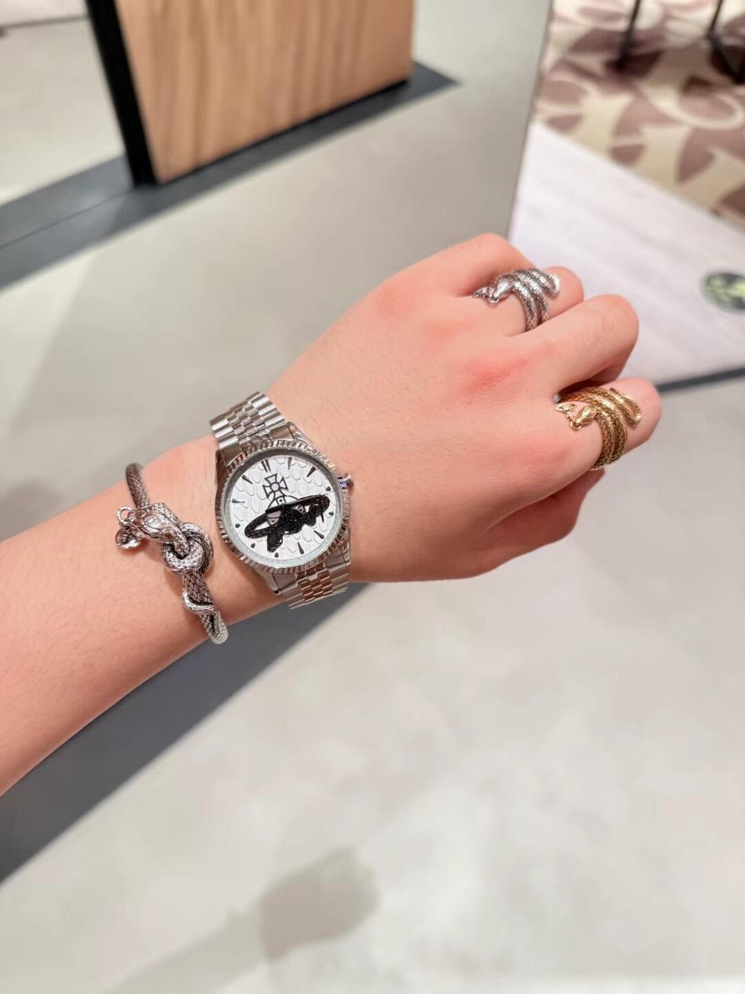 蛇戒指西太后【VivienneWestwood】什么是快乐星球，来，这就是快乐星球！重磅推荐，闭眼入准没