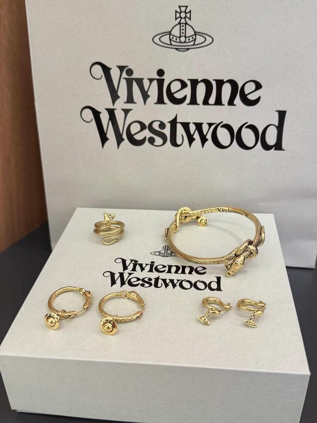 蛇戒指西太后【VivienneWestwood】什么是快乐星球，来，这就是快乐星球！重磅推荐，闭眼入准没