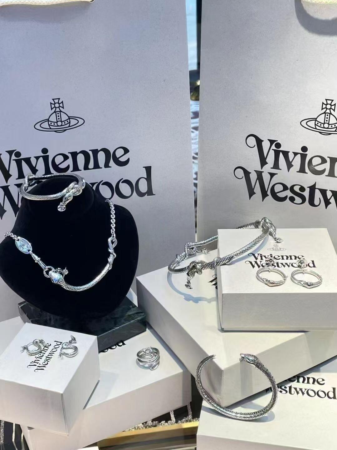 蛇戒指西太后【VivienneWestwood】什么是快乐星球，来，这就是快乐星球！重磅推荐，闭眼入准没