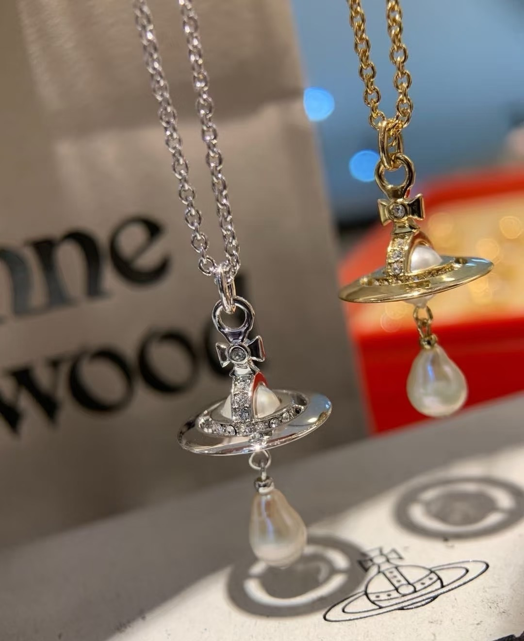 耳环西太后【VivienneWestwood】什么是快乐星球，来，这就是快乐星球！重磅推荐，闭眼入准没错