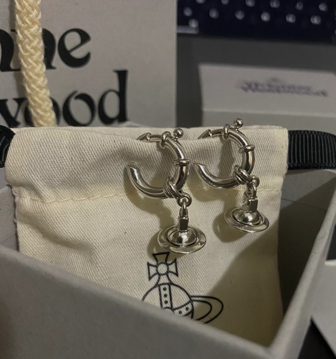 耳环西太后【VivienneWestwood】什么是快乐星球，来，这就是快乐星球！重磅推荐，闭眼入准没错
