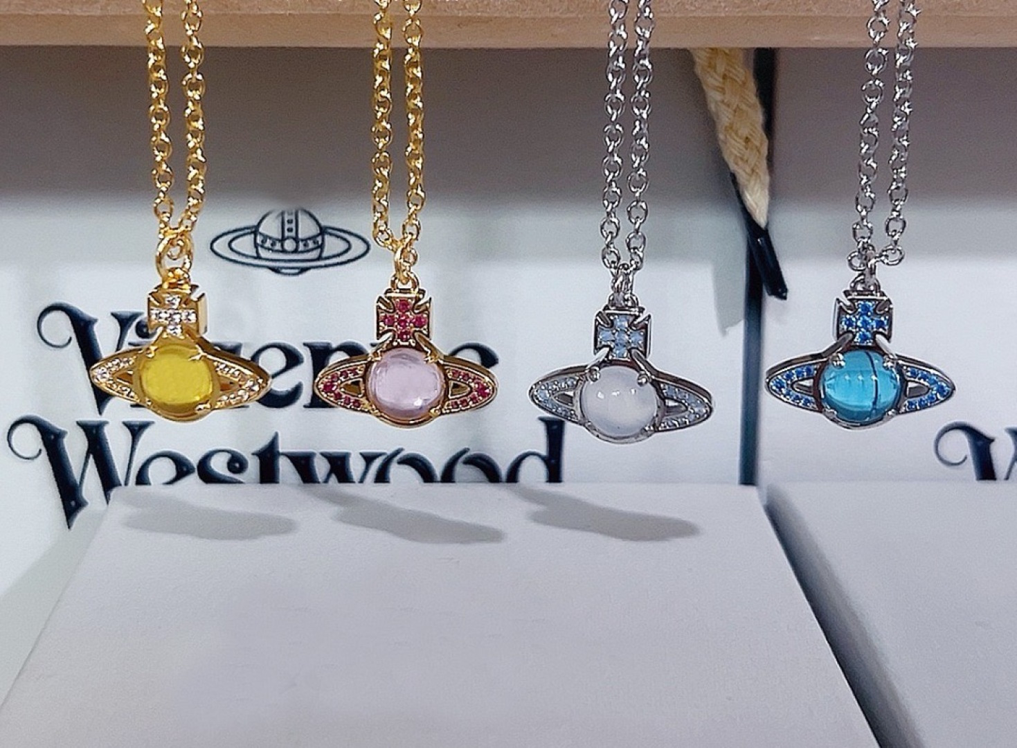 西太后【VivienneWestwood】什么是快乐星球，来，这就是快乐星球！重磅推荐，闭眼入准没错！纯