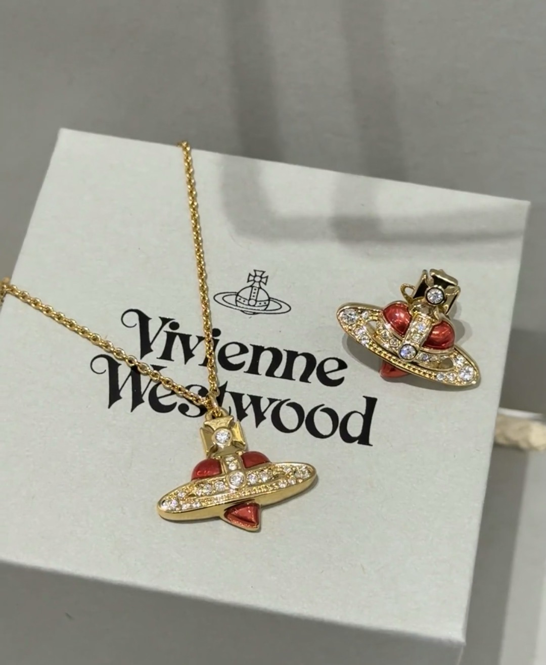西太后【VivienneWestwood】什么是快乐星球，来，这就是快乐星球！重磅推荐，闭眼入准没错！纯