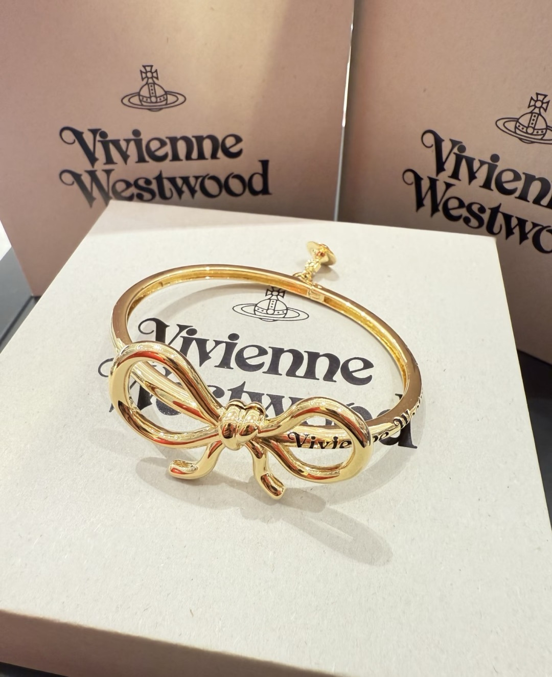 西太后【VivienneWestwood】什么是快乐星球，来，这就是快乐星球！重磅推荐，闭眼入准没错！纯