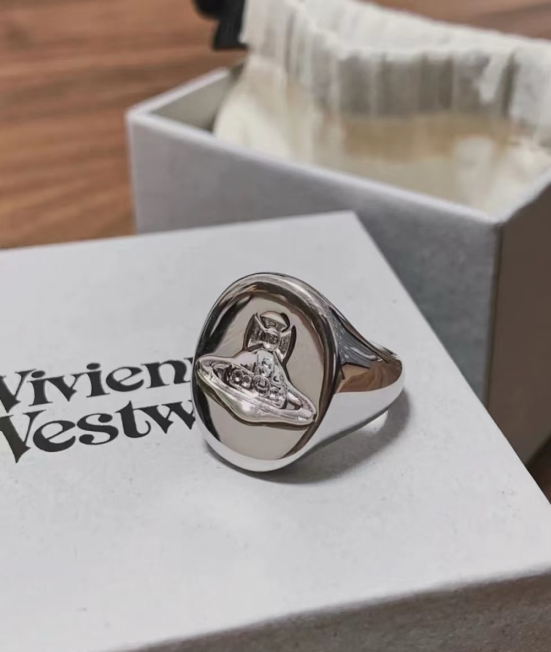 西太后【VivienneWestwood】什么是快乐星球，来，这就是快乐星球！重磅推荐，闭眼入准没错！纯